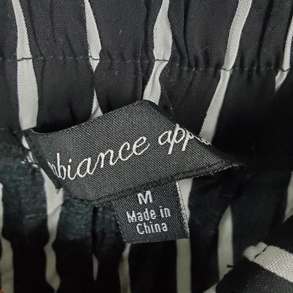 Ambiance Apparel Black/White Striped Paper Bag Shorts High Waist With Tie Size M - Picture 5 of 5